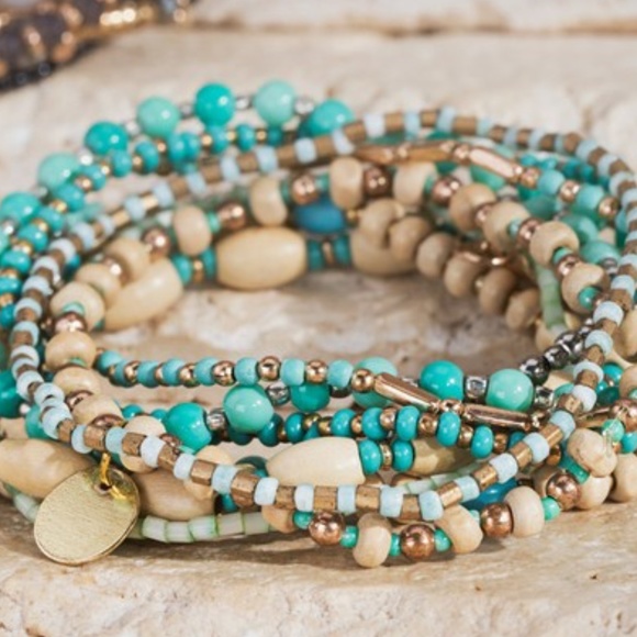 NWT Boho Mix Beaded & Glass Layered Bracelet - Picture 5 of 5